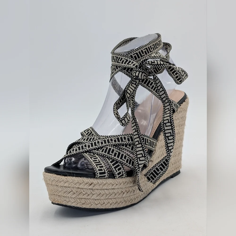 New Fashion Nova Sz 8 Wedge Espadrille Sandals Criss-Cross Straps Black & White